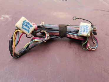 Auto delovi: Instalacija zadnjih štop lampi Lada 2107 Riva br.2. Polovno, očuvano — 1