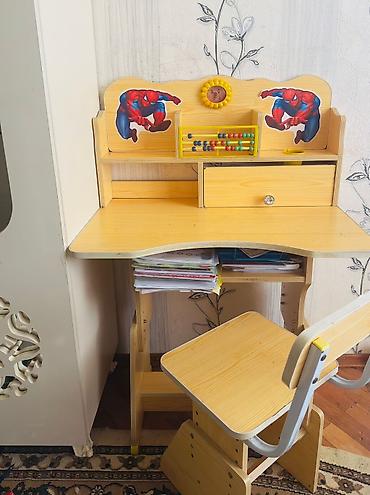 qelem qabi: Uşaq yazı masasının dəsti :Tecili satilir. - Material: ağac — 2