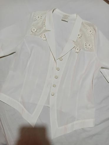 Bluze: Ženska košulja/bluza Dorette – bela - Model: kratki rukavi, rever — 11