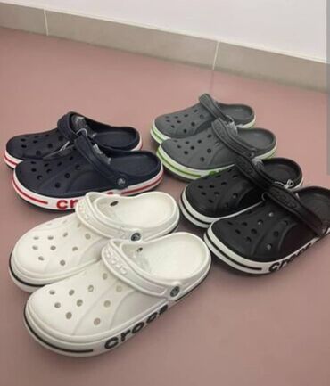 Босоножки, сандалии, шлепанцы: Предлагаются к продаже классические сабо Crocs разных цветов at lalafo.kg Босоножки, сандалии, шлепанцы: Предлагаются к продаже классические сабо Crocs разных цветов