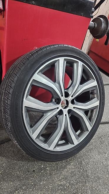 zapaska: İşlənmiş Disk təkər 235 / 40 / R 19, 5 Boltlu — 3