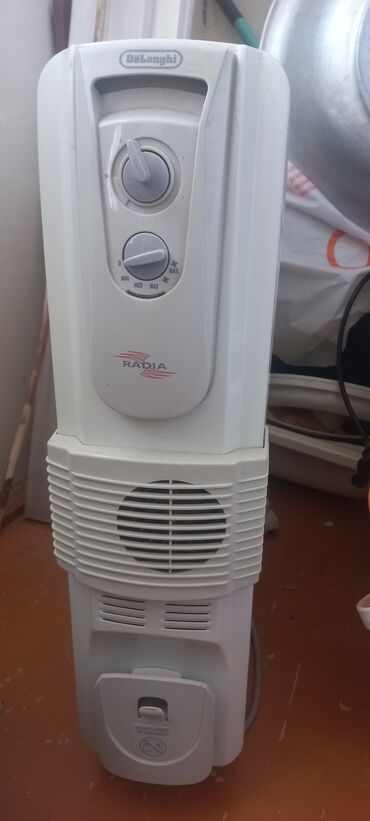 suret kutusu: DeLonghi Radia yağ radiatoru - Marka/model: DeLonghi Radia - Tip