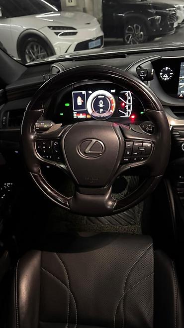 Lexus: Lexus ES: 2019 г., 2.5 л, Гибрид — 19