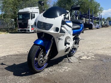 ролик на фит: Спортбайк Suzuki, 600 куб. см, Бензин