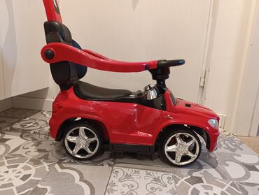 Ostale dečije stvari: REZZ Decija guralica, auto guralica za decu Mercedes AMG kao NOVA u — 2
