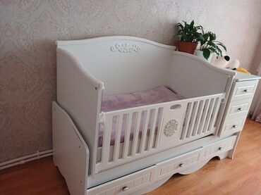 детские кроватки с комодом: Oğlan və qız üçün, Dördbucaq, Beşik, Dəst ilə, Yellənmə mexanizmsiz