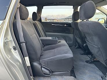 Toyota: Toyota Ipsum: 2002 г., 2.5 л, Бензин, Минивэн — 9