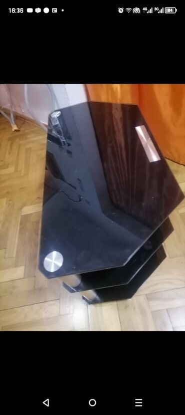 Komode: Sto stakleni za TV kao nov je . 80/40/50

Mirjevo — 16