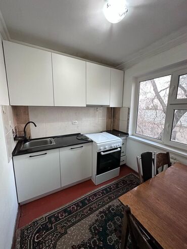 3 комнатная квартира 104 серии бишкек: 2 комнаты, 43 м², 104 серия, 4 этаж, Старый ремонт