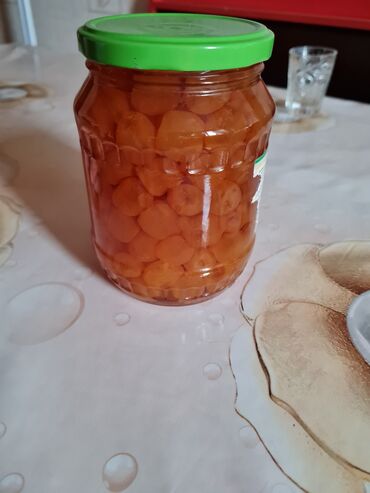 murebeler: Mürəbbə.Ağ gilas mürəbbəsi.800qramlıq banka. Dənələri iridir