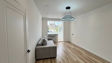 срочная продажа авто бишкек: 4 комнаты, 90 м², Индивидуалка, 4 этаж, Евроремонт