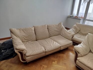 mjagkaja mebel divan 2 kresla: Диван кожаный и 2 кресла, диван брали очень дорого В хорошем