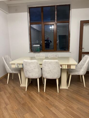 Stullar: Qonaq otağı üçün, İşlənmiş, Açılmayan, Dördbucaq masa, 6 stul