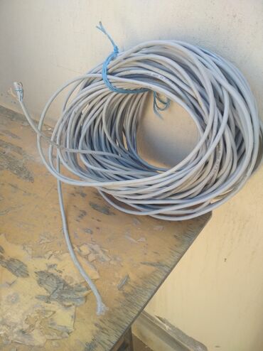 internet kabeli: 50 metrlik internet kabeli satılır metresi 60 qəpikdi