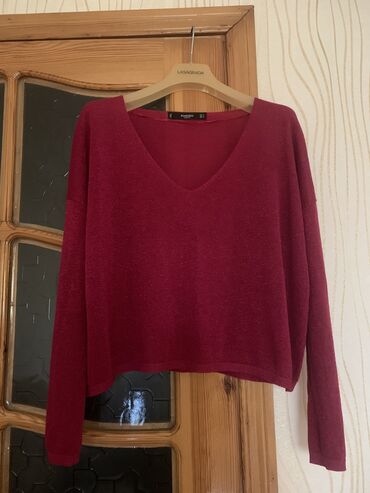 Köynək və bluzalar: Krep-şıfon kofta,2 defe geyinilib,M ölcü,uzunluq 65 smdır,qiymet — 11