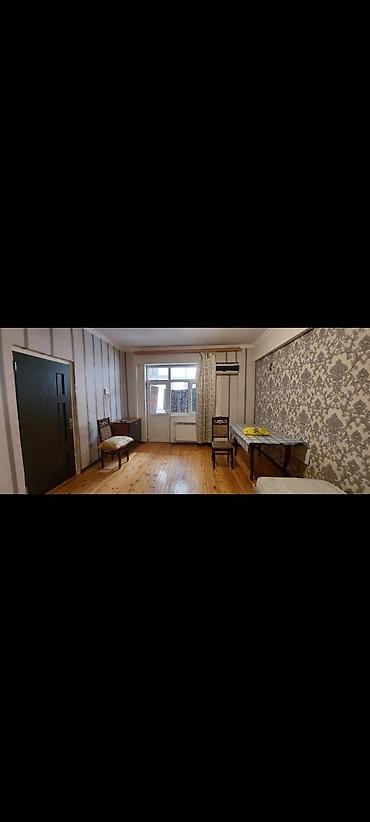 at südü: Xırdalanda At Heykəlinin yanında 2 otaqlı əşyalı mənzil kirayə — 1