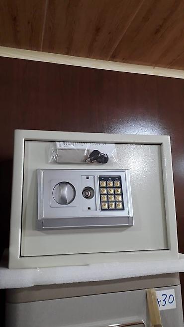 boş kasa: Seyf satilir olculeri30x30x38 sm qiymet 200 azn iki polkalidir yenidir — 2