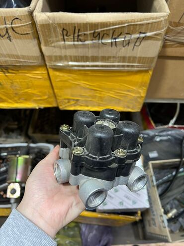 Другие автозапчасти: Грузовой авто запчасти и аксессуары есть доставка по городу 24/7 хово — 5