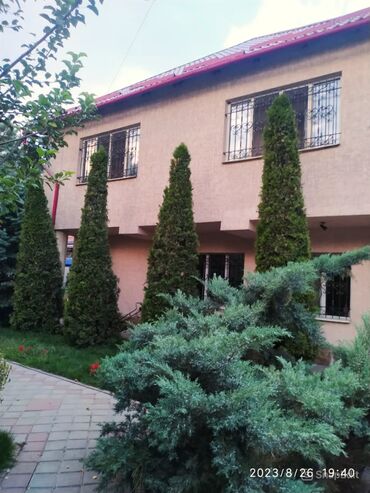 продаю дом в центре города бишкек: Үй, 280 кв. м, 8 бөлмө, Менчик ээси, Косметикалык оңдоо