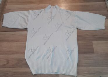 Dəstlər, kostyumlar: Hər biri 5 azn. xs s, l razmer var 1) Zolaqlı kardiqan - Rəng: yaşıl — 8