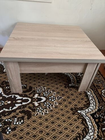 işlənmiş stol stul: Jurnal masası, İşlənmiş, Dördbucaq masa