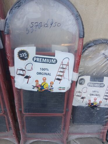 Nərdivanlar: Bu, müxtəlif məqsədlər üçün uyğun olan qatlanan pilləli nərdivandır — 4