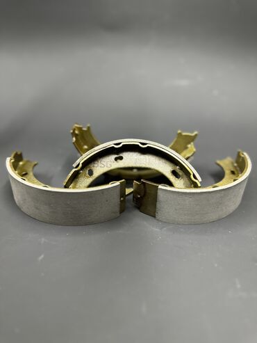 Тягачи: Колодки ручника для Mercedes-Benz SPRINTER