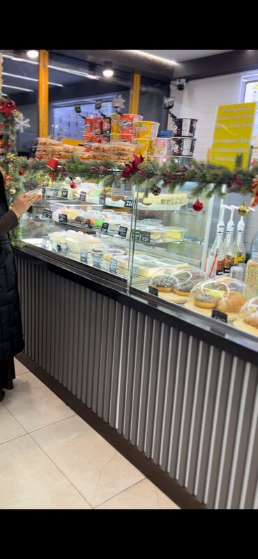 Холодильные витрины: Витрина охлаждаемая Кондитерская витрина Витрина для кондитерских — 5