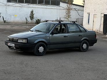 Volkswagen Passat: 1988 г., 1.8 л, Механика, Бензин, Седан