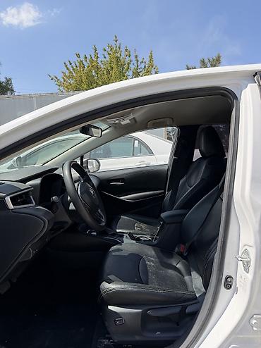 byd e6: Toyota Corolla: 2022 г., 1.8 л, Вариатор, Гибрид, Седан — 9