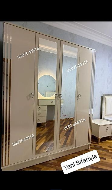 tək dolablar: Düz dolab, Yataq otağı üçün, Paltar üçün, Açılan, Korpuslu, 3 qapılı — 1