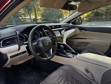 чанган бенбен е стар: Toyota Camry: 2020 г., 2.5 л, Автомат, Гибрид, Седан — 8