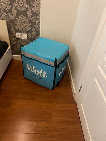 Çantalar: Wolt çantası satılır 👜 Cəmi 1 həftə istifadə olunub, demək olar ki — 2
