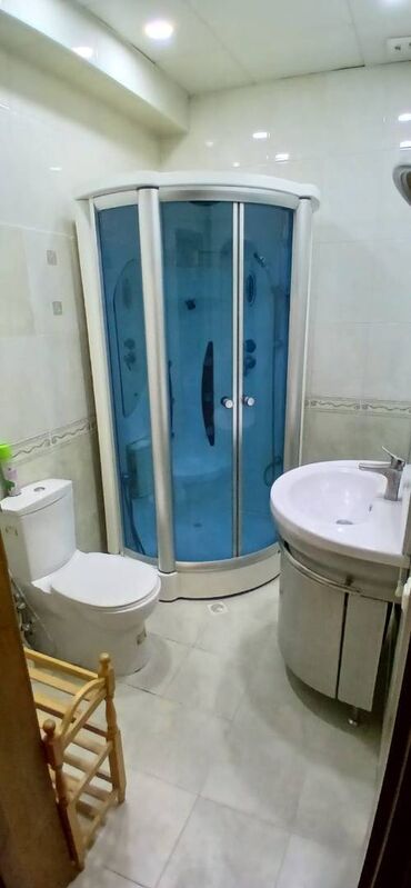 Uzunmüddətli kirayə mənzillər: Nizami Metrosu 6-cı Paralelnin Efer Binası 3 otaq. Mərtəbə - 18/8 — 14