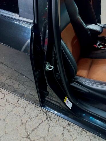 Avtomobil salonu üçün digər detallar: Toyota Corolla sedan – salon və təchizat - Rəng: qara salon — 9