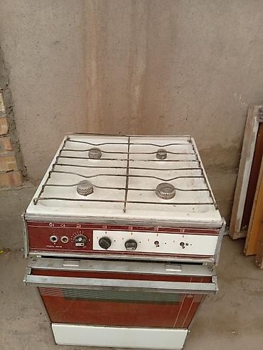 60: Газовая плита с духовкой, классический советский/ретро дизайн — 1