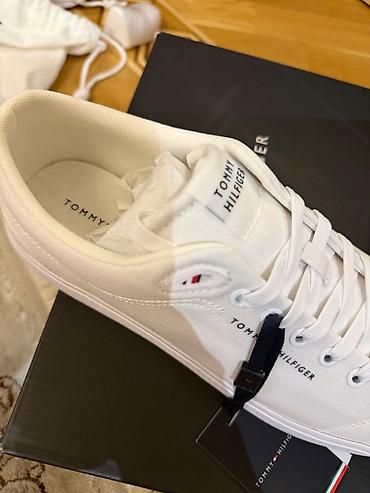 Ayaqqabılar: Tommy hilfiger original sneakers. Sifarişlə alınıb, ölçü düz — 4