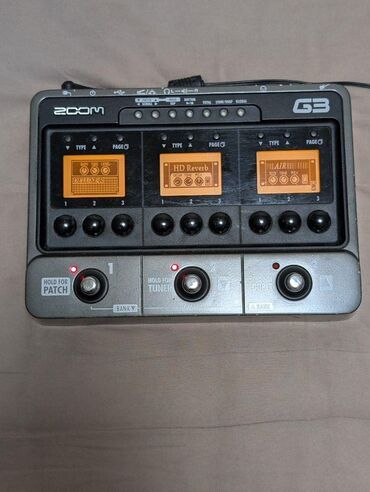 примочка для электрогитары: Zoom g3 multieffekt pedal ideal veziyyetde satilir adapteri uzerinde