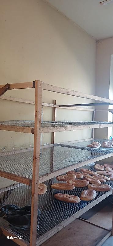 corek vitrini: Saray qəsəbəsində hazır çörek biznesi satılır. Peç 2 ədəd, xəmir — 3