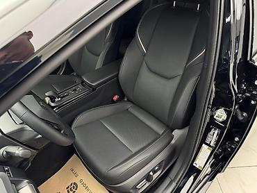Продажа авто: Toyota Prius: 2025 г., 2 л, Вариатор, Гибрид, Лифтбек — 9