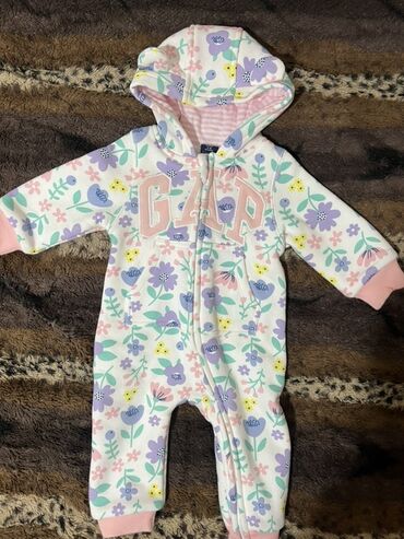 вещи для новорожденного: Детский комбинезон‑слип GAP с капюшоном. - Размер: для малышей 3–6