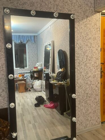 Pərdə və jalüzlər: Güzgü Döşəmə üstü, Düzbucaqlı, Makiyaj üçün, Arxa işıqlı