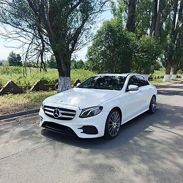 Mercedes-Benz: Mercedes-Benz E 300: 2 l | 2018 il Sedan — 1