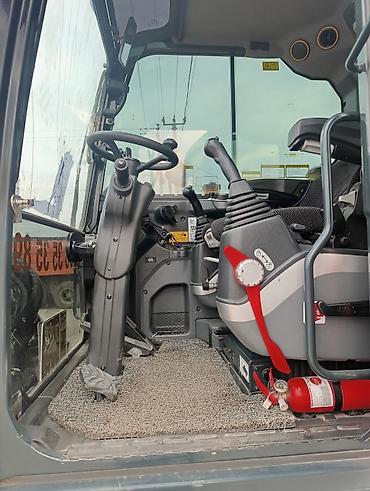 Экскаваторы: Экскаватор, Hyundai, Колесный — 5