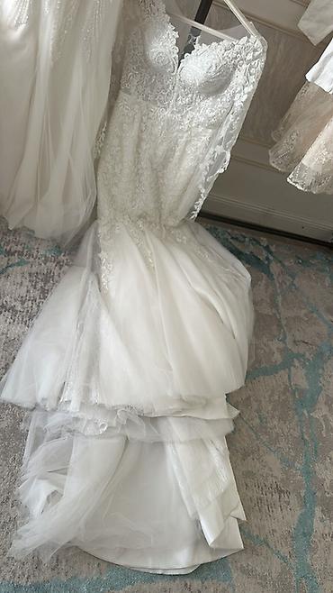 Свадебные платья: Срочно продается свадебные платье.Все по 3000 с. Свадебные платья с — 4
