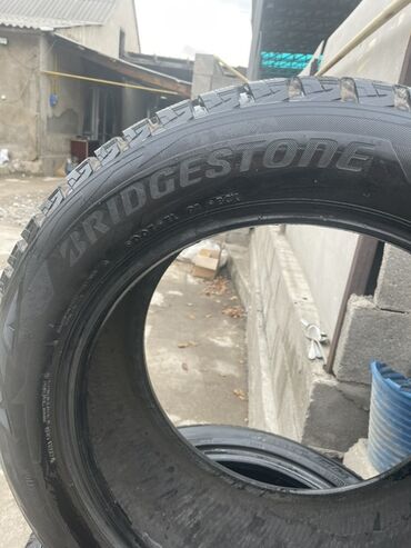 центр шины: Шины 255 / 55 / R 18, Зима, Внедорожные (АТ/МТ), Япония, Bridgestone