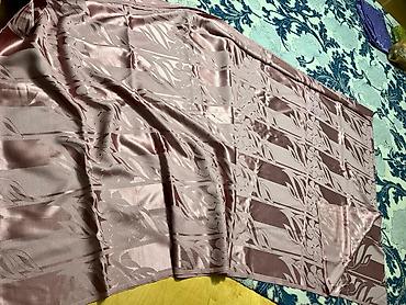 Parçalar: Parça eni-1m56sm,uzunu5m20sm Rəng: Pudra-şampan tonlarında, yüngül — 11