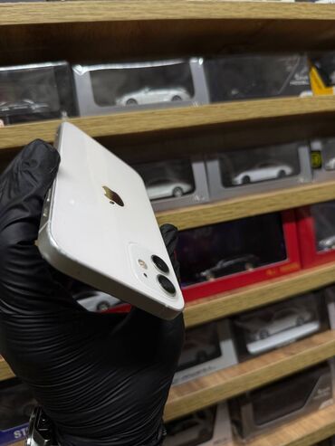 Apple iPhone: IPhone 12, Б/у, 64 ГБ, Белый, Защитное стекло, Чехол, 75 % — 1