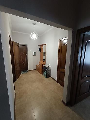 2 8: 3 комнаты, 70 м², Индивидуалка, 1 этаж, Косметический ремонт — 10