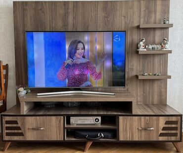teve stent: İşlənmiş, Düz TV altlığı, Polkalı, Laminat